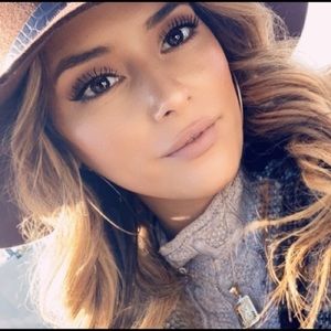 Meet your Posher, Karina